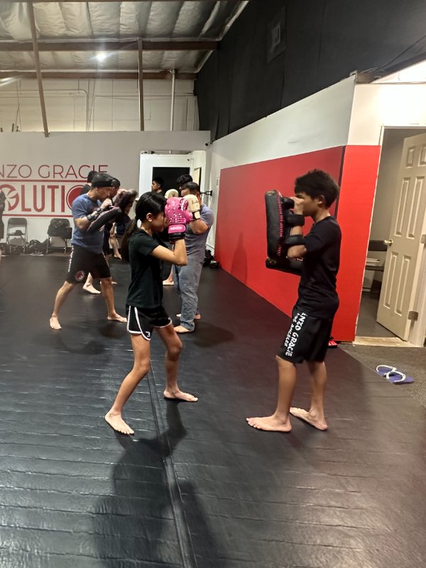 Kids Muay Thai training